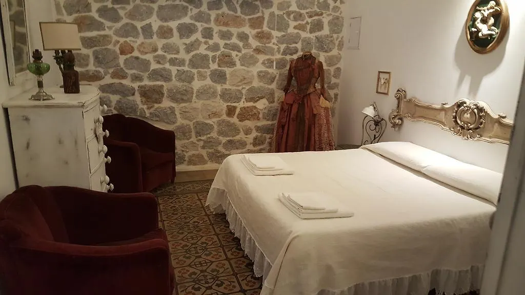 A Casa Di Sandro Villa Palermo 0*,  Italia